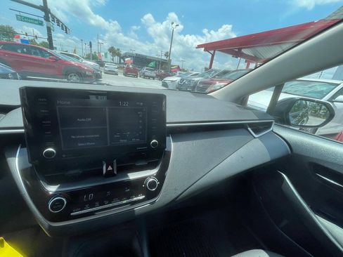 Used 2022 Toyota Corolla LE FWD image 10