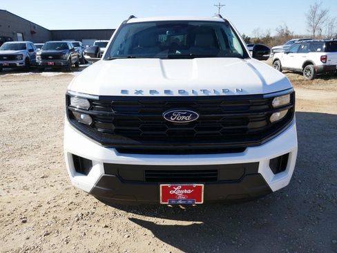 New 2026 Ford Expedition Active image 8