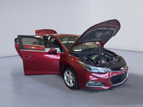 Used 2017 Chevrolet Cruze LT w/ RS Package FWD image 7