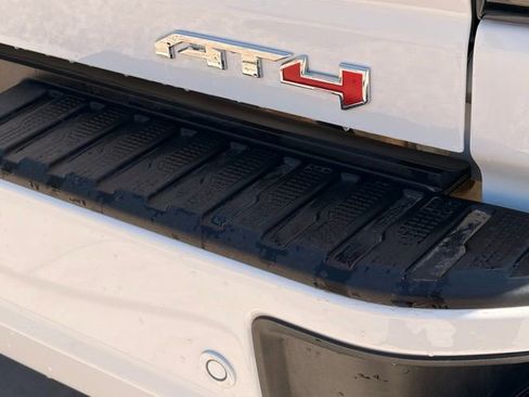 Used 2025 GMC Sierra 2500 AT4 AWD/4WD image 9