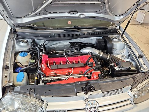 Used 2004 Volkswagen R32 image 8