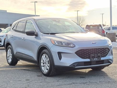 Used 2022 Ford Escape SE w/ Convenience Package image 2