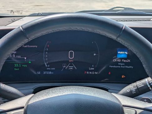 Used 2025 Cadillac XT4 Premium Luxury FWD image 21