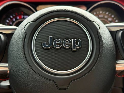 Used 2021 Jeep Wrangler Rubicon AWD/4WD image 18