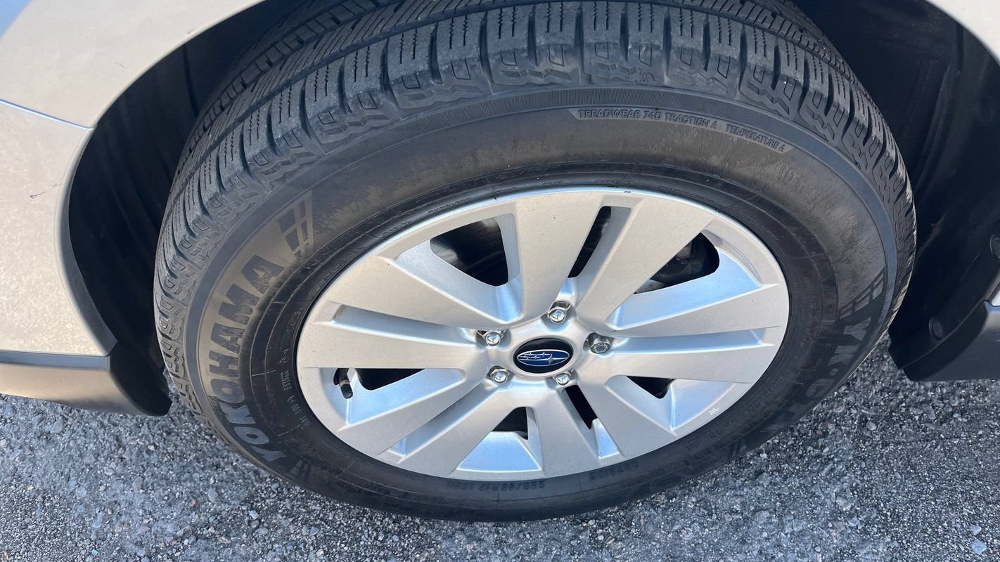 Used 2017 Subaru Outback 2.5i Premium AWD/4WD image 23