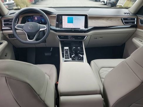 New 2026 Volkswagen Atlas SE FWD image 13