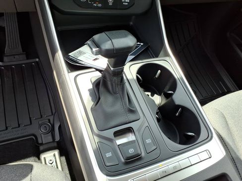 New 2026 Kia Carnival LX FWD image 24