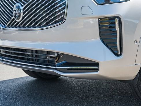 New 2026 Volvo XC90 B6 Plus w/ Protection Package Premier AWD/4WD image 13