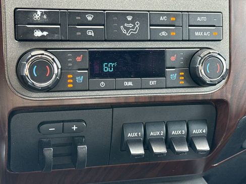 Used 2011 Ford F250 Lariat w/ Lariat Interior Pkg AWD/4WD image 21