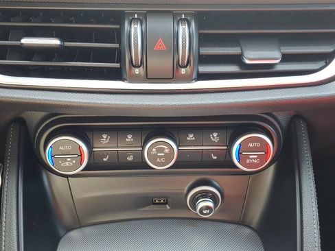 Used 2024 Alfa Romeo Stelvio Veloce AWD/4WD image 7