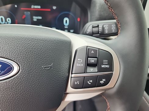 New 2025 Ford Explorer Active w/ Active Comfort Package image 13