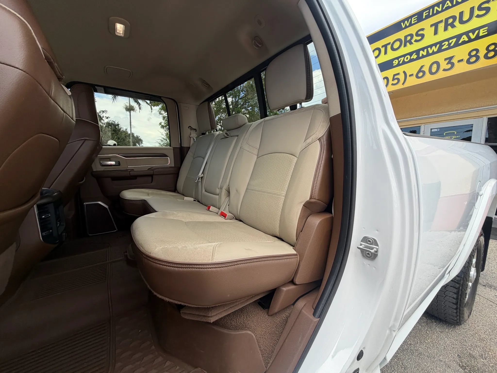Used 2022 RAM 3500 Laramie AWD/4WD image 17