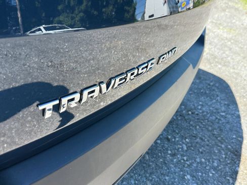 Used 2023 Chevrolet Traverse LS AWD/4WD image 9
