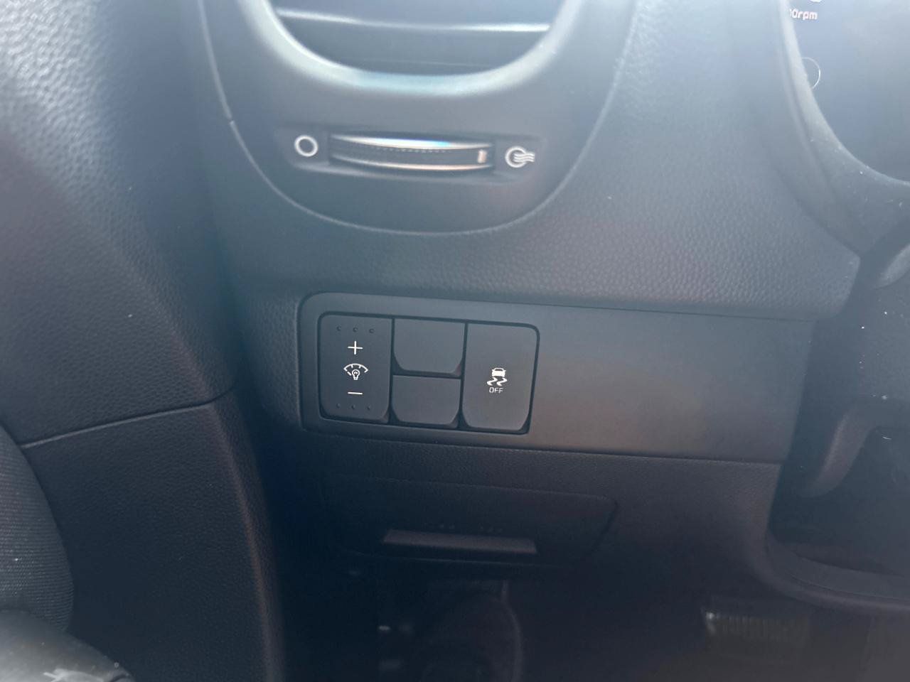 Used 2014 Kia Soul + FWD image 15
