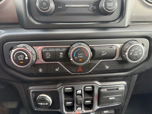 Used 2019 Jeep Wrangler Unlimited Sport S AWD/4WD image 34