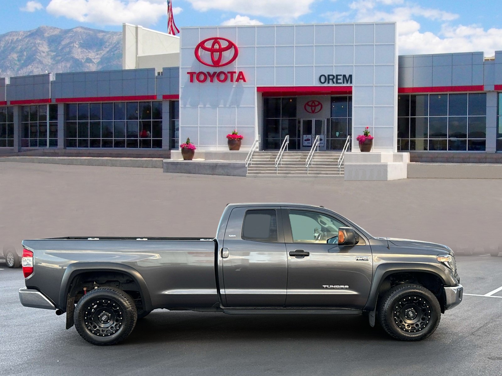 Used 2019 Toyota Tundra SR5 w/ SR5 Upgrade Package AWD/4WD image 5