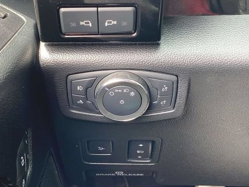 Used 2019 Ford F250 Lariat w/ Lariat Ultimate Package AWD/4WD image 18
