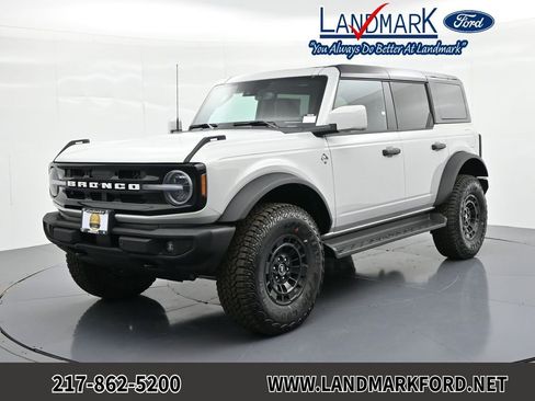 New 2026 Ford Bronco Outer Banks AWD/4WD image 1