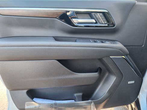 New 2026 Chevrolet Suburban High Country image 24