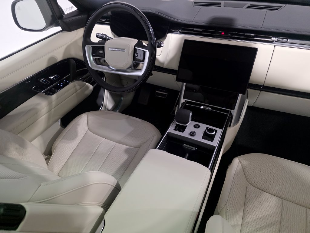 New 2027 Land Rover Range Rover Long Wheelbase SE AWD/4WD image 15