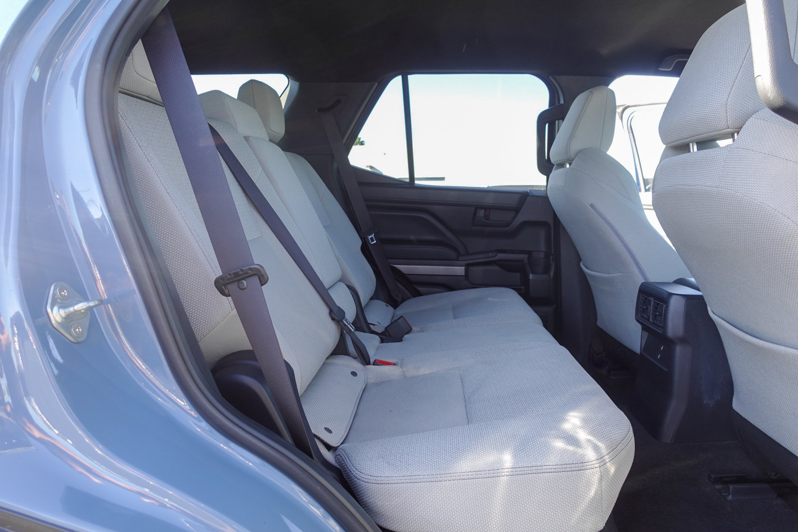 Used 2025 Toyota 4Runner SR5 AWD/4WD image 14