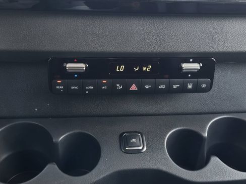 Used 2025 Mercedes-Benz Sprinter 2500 image 15