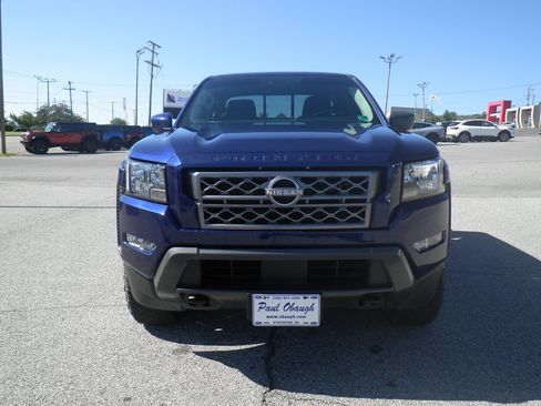 Used 2022 Nissan Frontier SV image 2
