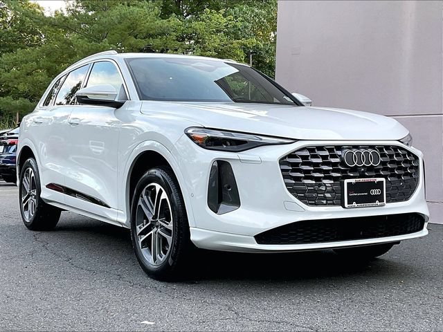 Certified 2025 Audi Q5 Premium w/ 19" Wheel Package AWD/4WD image 1
