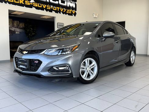Used 2018 Chevrolet Cruze LT w/ RS Package FWD image 2