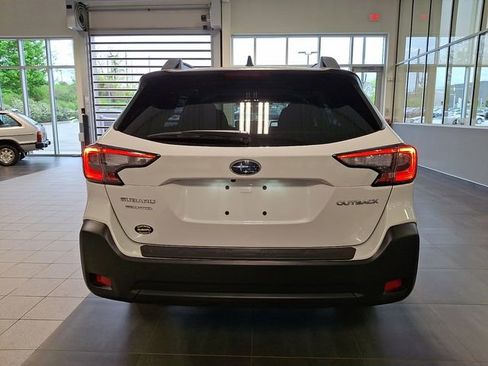 Certified 2025 Subaru Outback Premium AWD/4WD image 5
