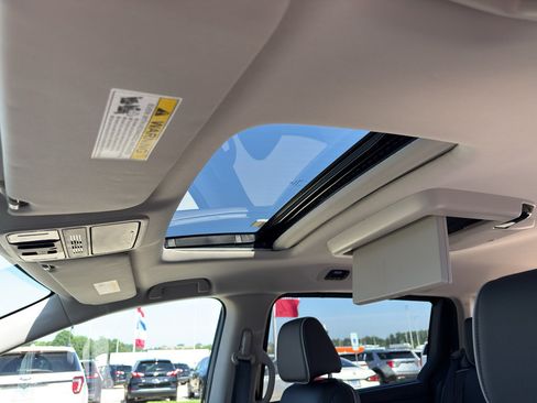 Used 2025 Honda Odyssey Touring image 13