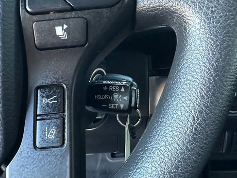 Used 2020 Toyota Tacoma SR image 40