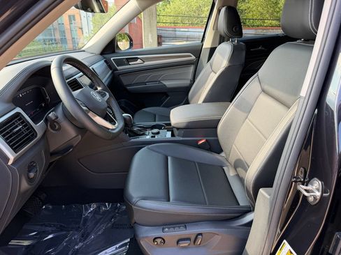 Certified 2023 Volkswagen Atlas SEL AWD/4WD image 11