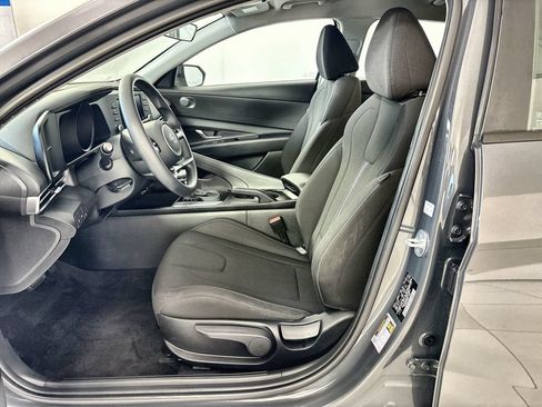 Used 2023 Hyundai Elantra SEL FWD image 13