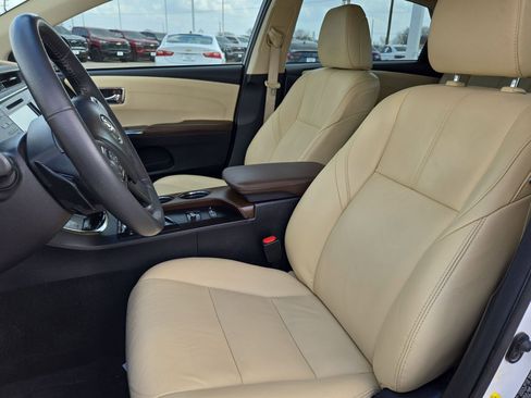 Used 2018 Toyota Avalon XLE Premium image 9