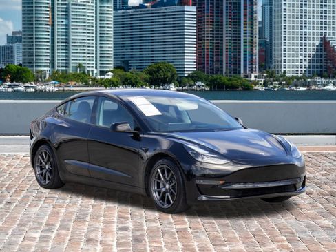 Used 2022 Tesla Model 3 RWD image 3