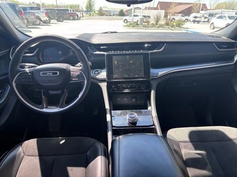 Used 2023 Jeep Grand Cherokee L Laredo AWD/4WD image 19