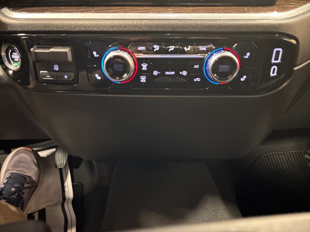Used 2026 GMC Sierra 1500 SLE AWD/4WD image 21