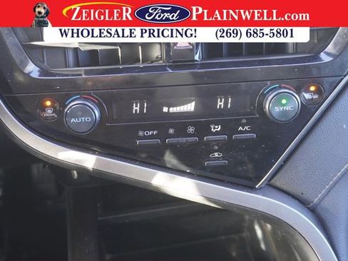 Used 2023 Toyota Camry SE image 14