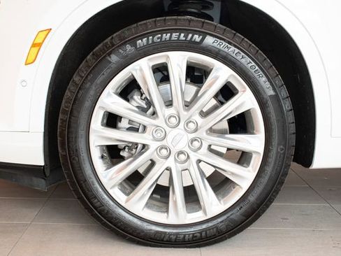 Used 2023 Cadillac XT6 Premium Luxury w/ Technology Package AWD/4WD image 9