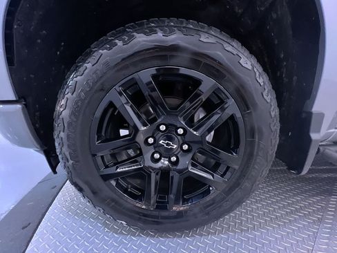 Used 2023 Chevrolet Silverado 1500 Custom AWD/4WD image 10