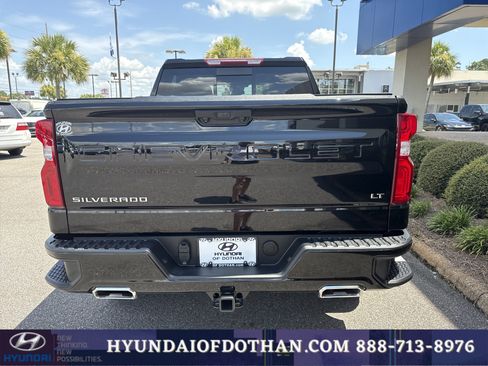 Used 2025 Chevrolet Silverado 1500 LT Trail Boss w/ Convenience Package II AWD/4WD image 5