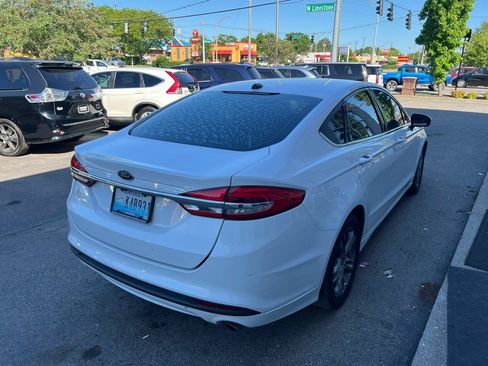 Used 2018 Ford Fusion SE FWD image 5