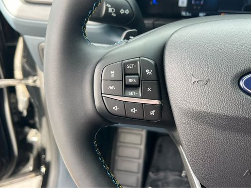 Used 2025 Ford Maverick Lobo AWD/4WD image 36