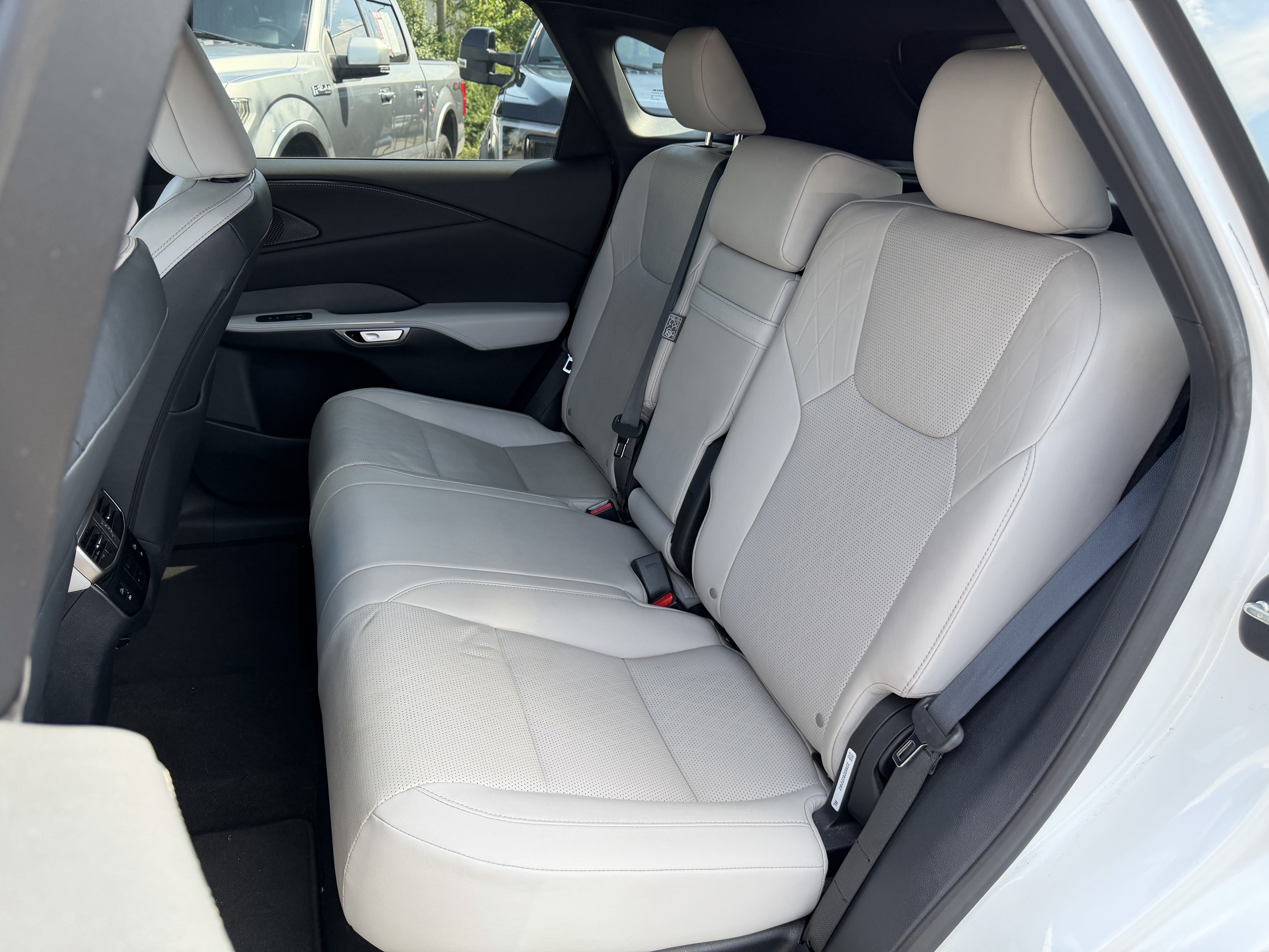 Used 2023 Lexus RX 350 Premium Plus w/ Accessory Package AWD/4WD image 32
