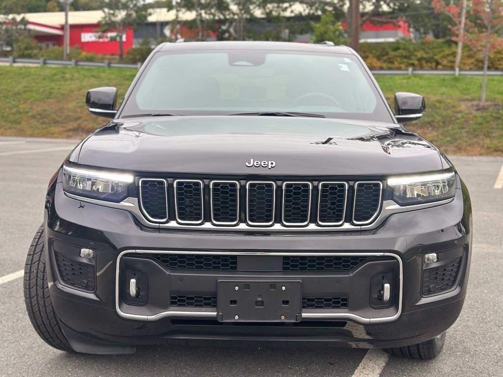 Used 2024 Jeep Grand Cherokee Overland w/ Trailer Tow Package AWD/4WD image 10