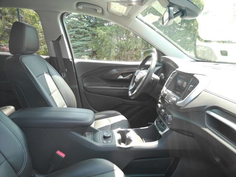 Certified 2022 GMC Terrain SLT w/ Infotainment Package II AWD/4WD image 16