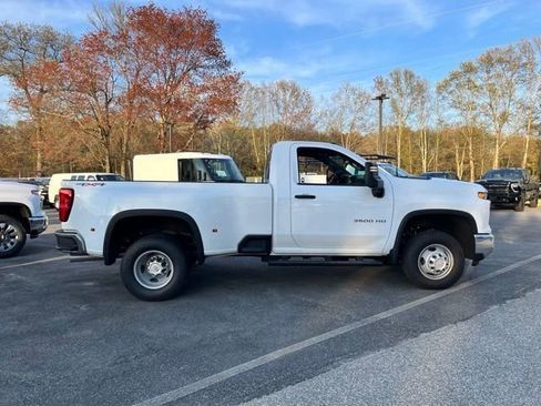 Used 2026 Chevrolet Silverado 3500 W/T AWD/4WD image 6
