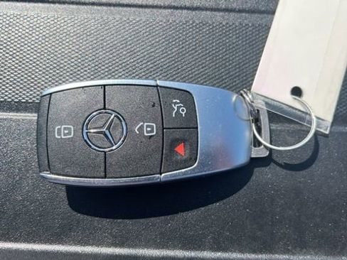 Used 2022 Mercedes-Benz GLS 450 4MATIC image 39