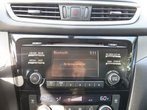 Used 2015 Nissan Rogue SV AWD/4WD image 26